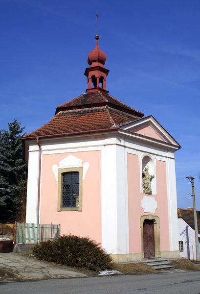 Soubor:Kaple sv. Jana Nepomuckého (Druztová).jpg