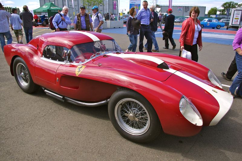 Soubor:1957 Ferrari 250 Testa Rossa-Flickr.jpg