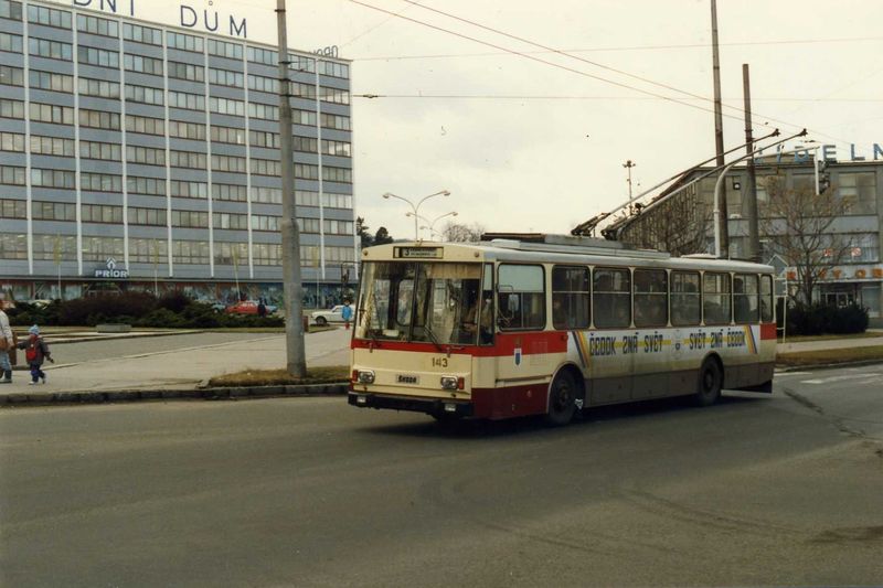 Soubor:Zlín, Škoda 14Tr, rok 1992 (3).jpg