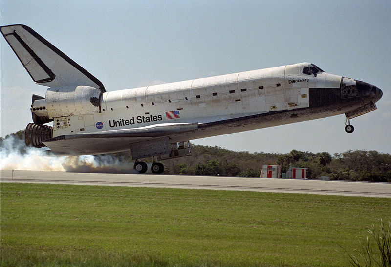 Soubor:STS-95 landing.jpg