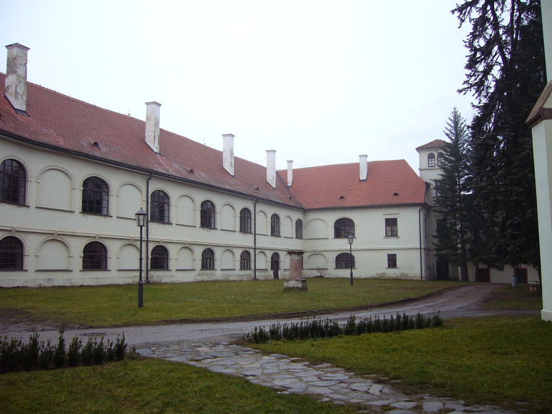 Soubor:Podhorácké muzeum v areálu kláštera.jpg