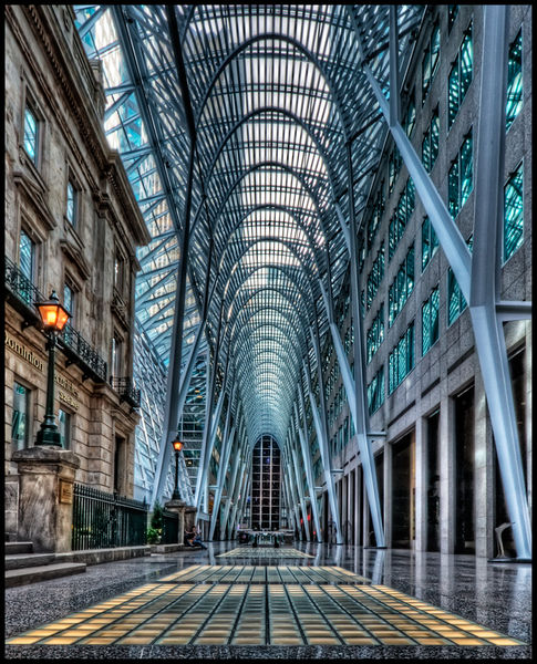 Soubor:Toronto Architecture BCE Place HDR.jpg