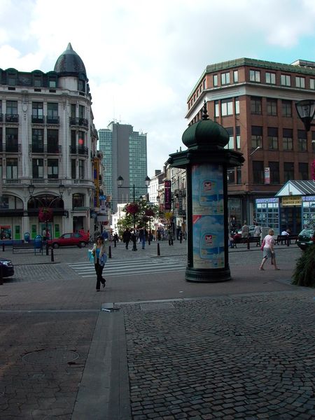 Soubor:Winkelstraat Charleroi.jpg