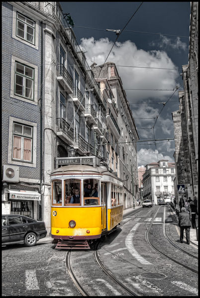 Soubor:Lisbon Tram Flickr.jpg