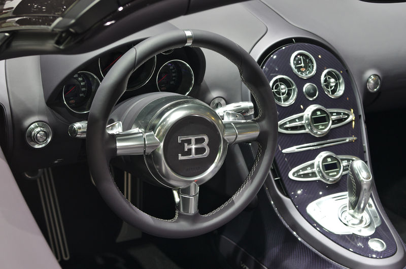 Soubor:Salon de l'auto de Genève 2014 - 20140305 - Bugatti Veyron 16.4 Grand Sport Vitesse 4.jpg