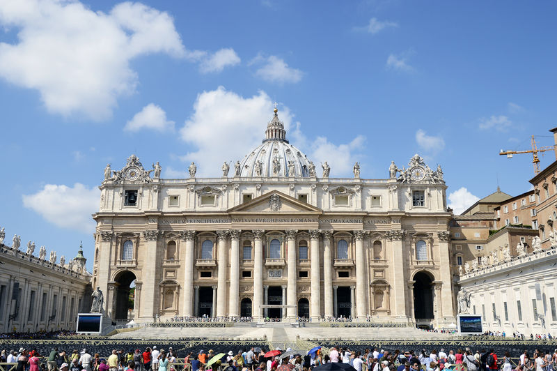 Soubor:Saint Peter's Basilica 2014.jpg