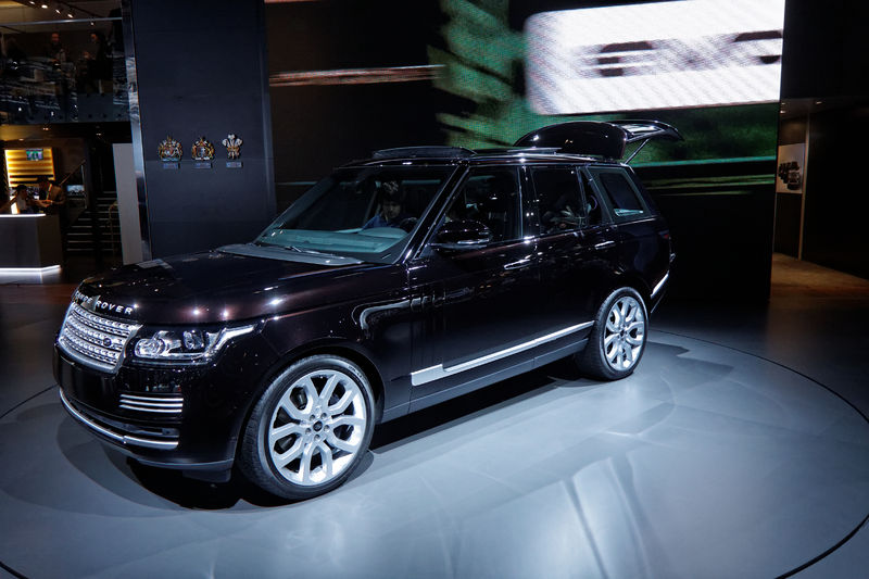 Soubor:Land Rover - Range Rover - Mondial de l'Automobile de Paris 2012 - 009.jpg