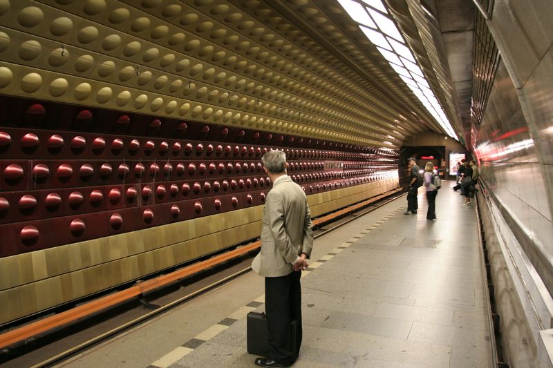 Soubor:Praha Metro Flora platform.jpg