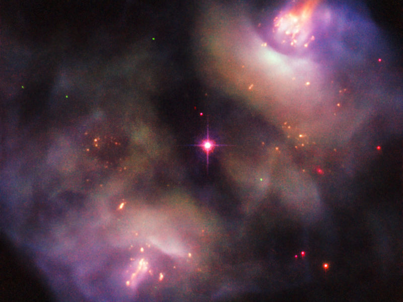 Soubor:Hubble Captures Dynamic Dying Star-Flickr-2019.jpg