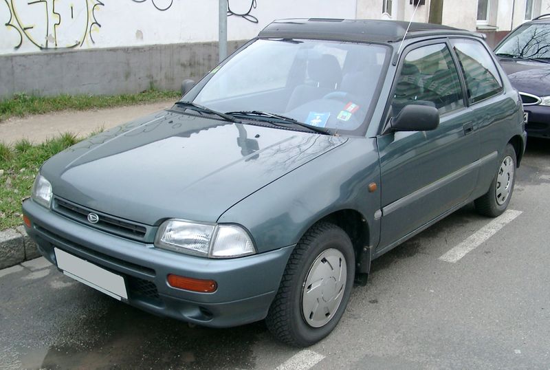 Soubor:Daihatsu Charade rear 20071212.jpg
