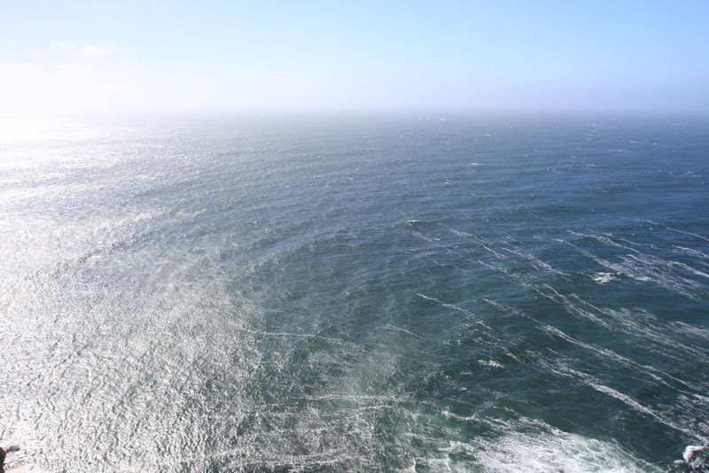 Soubor:Circular Diffraction Ripples at Point Reyes Lighthouse.jpg