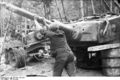 Bundesarchiv Bild 101I-695-0405-36A, Ostfront, Reparatur eines Panzer VI.jpg