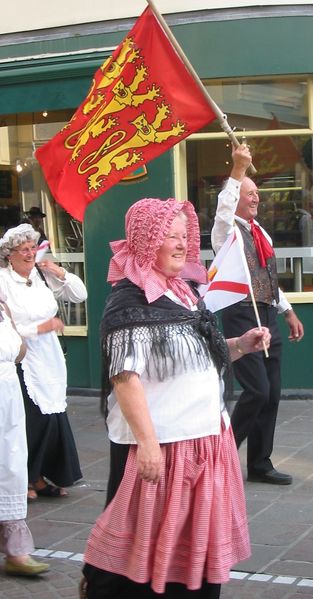 Soubor:Jersey folk costume parade.jpg