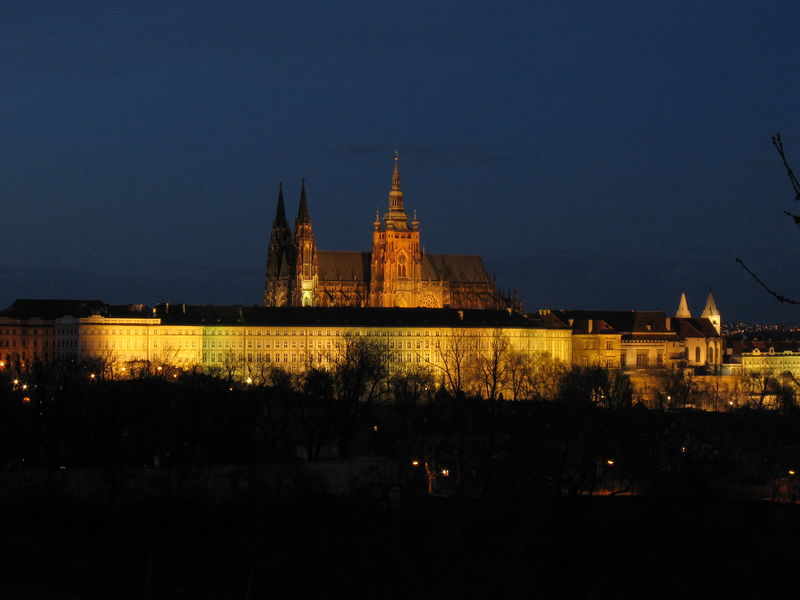 Soubor:Prague Castle By Night.jpg