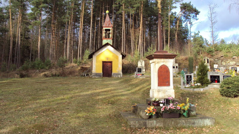 Soubor:Hřbitov Kamenice u Zákup.jpg