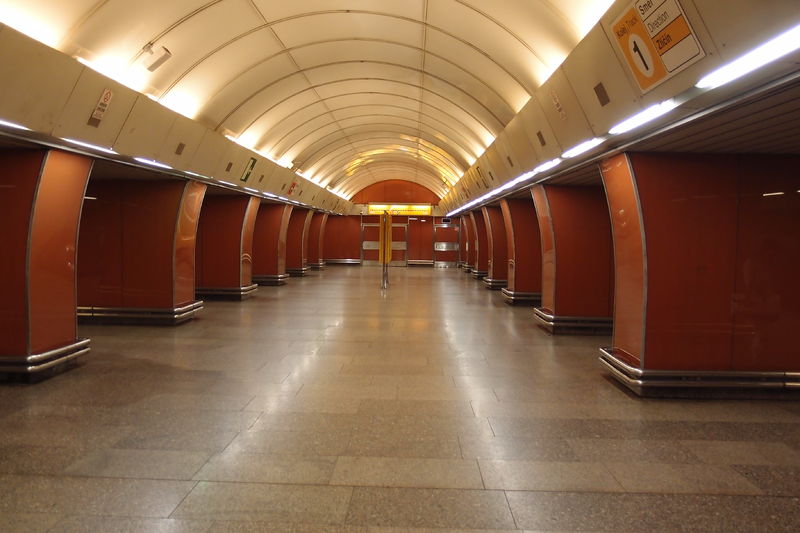 Soubor:Krizikova metro station 2022Z07.JPG