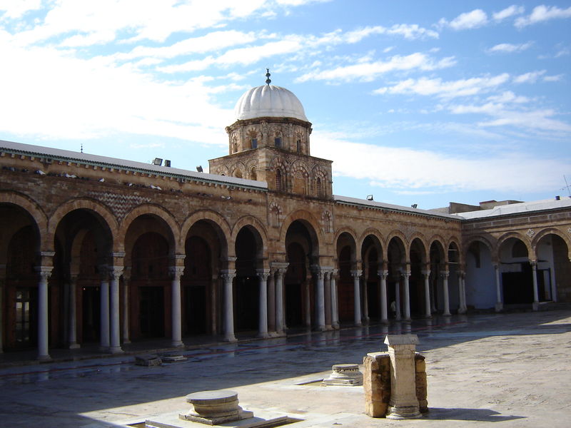 Soubor:Tunis Zitouna-Moschee Hof.JPG