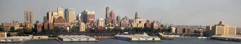 Soubor:Brooklyn Heights from lower manhattan.jpg