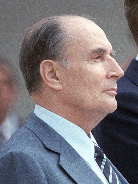 Soubor:Reagan Mitterrand 1984 (cropped).jpg