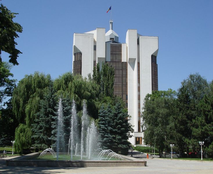 Soubor:Presidential palace in Chisinau 01.jpg