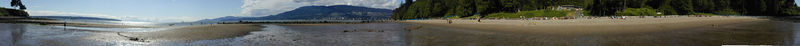 Soubor:Vancouver Stanley Park Second Beach panorama.jpg