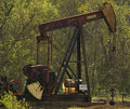 East Texas Oil Well Pump-2010-Flickr.jpg