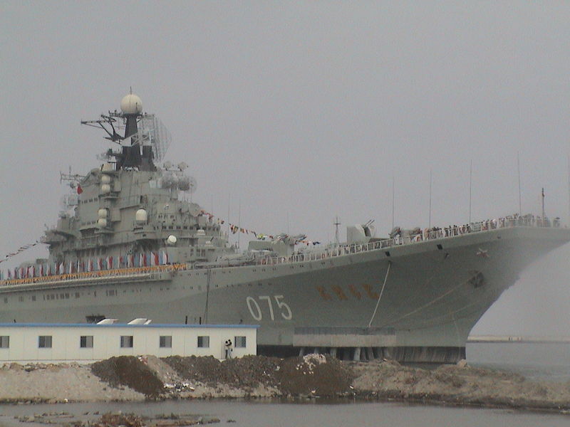 Soubor:20040501090106 - Soviet aircraft carrier Kiev.jpg