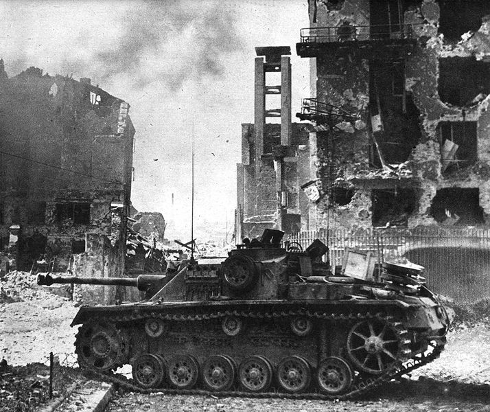 Soubor:WarsawUprising - StuG III Ausf-G.jpg