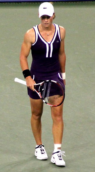 Soubor:Samantha Stosur at the 2010 US Open 07 trim.jpg
